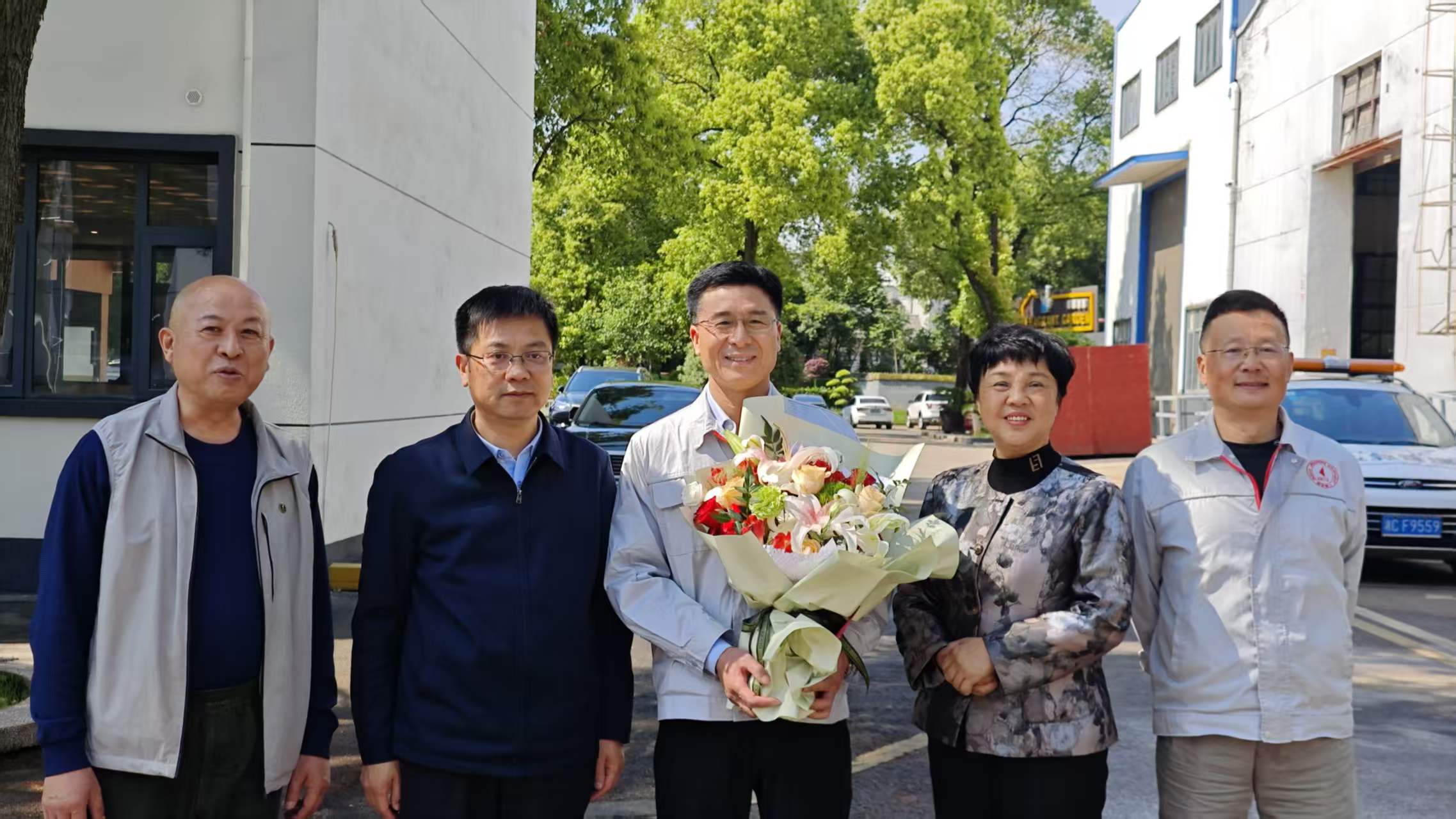 雨湖区区委书记陈小平一行走访压球官方网站-压球yaqiu(中国)公司